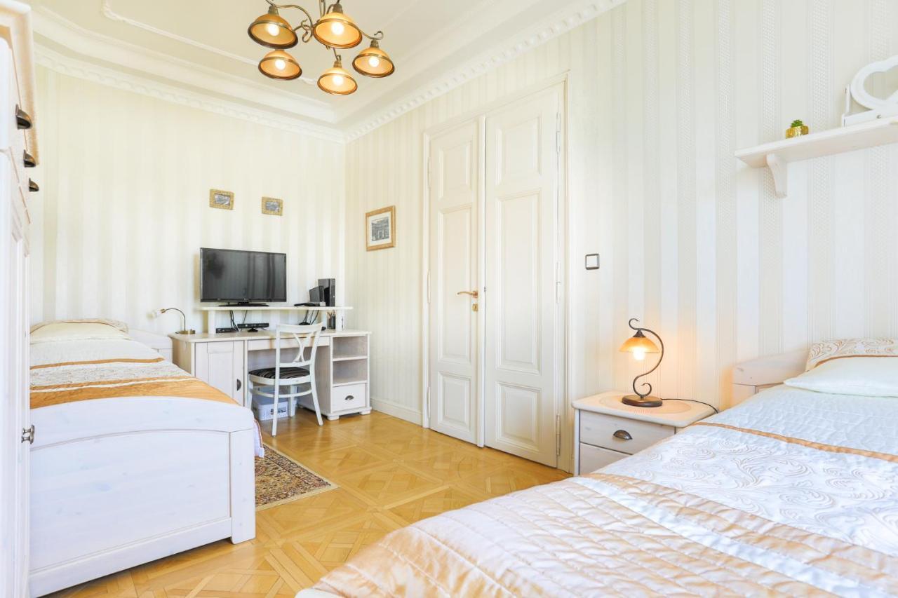 Apartman Nostalgia كارلوفي فاري المظهر الخارجي الصورة